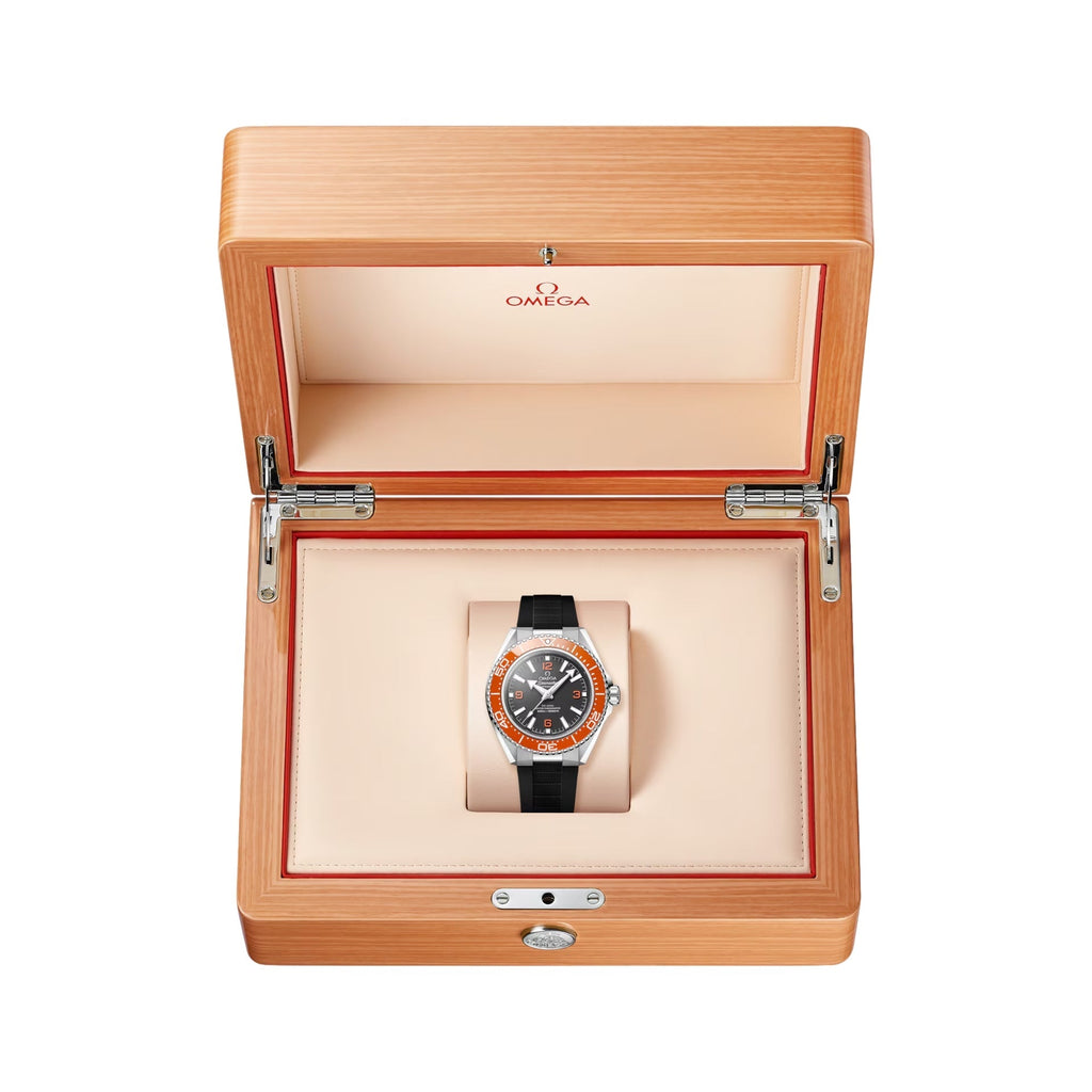 Seamaster Planet Ocean 600M 42mm - Black and Orange on Black Rubber Strap